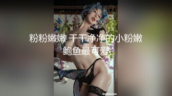 明星臉神似趙L穎、眼鏡美少婦居家啪啪,後入嬌小屁股,幹完還要專心美容美膚