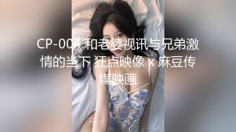 小胖妹卖力的吸吮这，口活见长