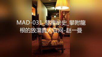 美女被2个朋友故意带到KTV包房挑战刺激啪轮流操