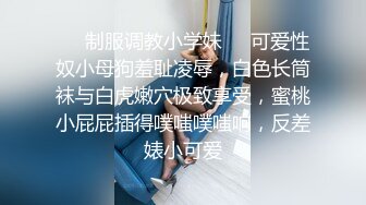 良熟女阿姨 穿着开档灰丝 大棒棒猛插自己白嫩肥鲍鱼 最真实的诱惑