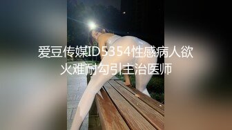 年轻小妹的群P盛宴，全程露脸大秀直播，妹子多小哥哥更多，奶嫩逼粉深喉大鸡巴，各种抽插