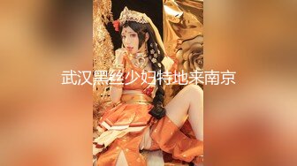 国产TS系列性感美妖芭娜娜手口并用给小哥打飞机 坐骑快速抽插自己先高潮射出