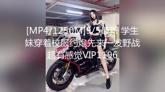 老哥探花约了个颜值不错白衣妹子TP啪啪，口交足交上位骑乘大力猛操非常诱人