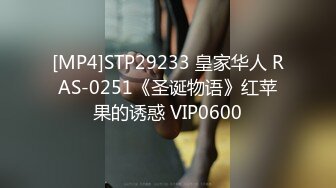 【Naralovesex】OF极品骚母狗绿帽人妻，诚邀粉丝单男3P多人淫乱轰趴高潮喷水，刷锅狠人 (11)