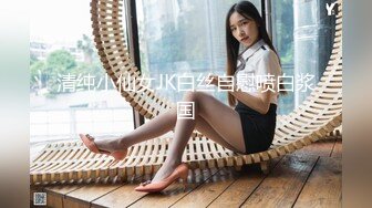 KTV唱歌选了个长发及腰的美女小姐姐,加点钱在包厢就把她拿下