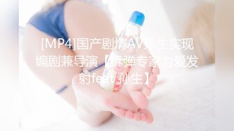 萝莉学妹露脸让小哥哥调教，初次品尝大鸡巴的味道，先闻后看再舔一舔，好骚啊让小哥吃奶子掰开粉嫩骚穴特写