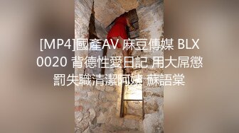 黑客破解家庭网络摄像头偷拍两个家庭私密生活大叔好福气娶了个年轻貌美的媳妇 (1)